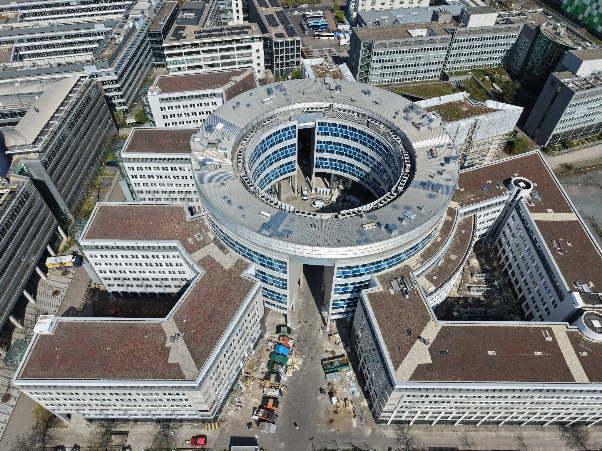 Luftaufnahme des Omega Hauses in Offenbach